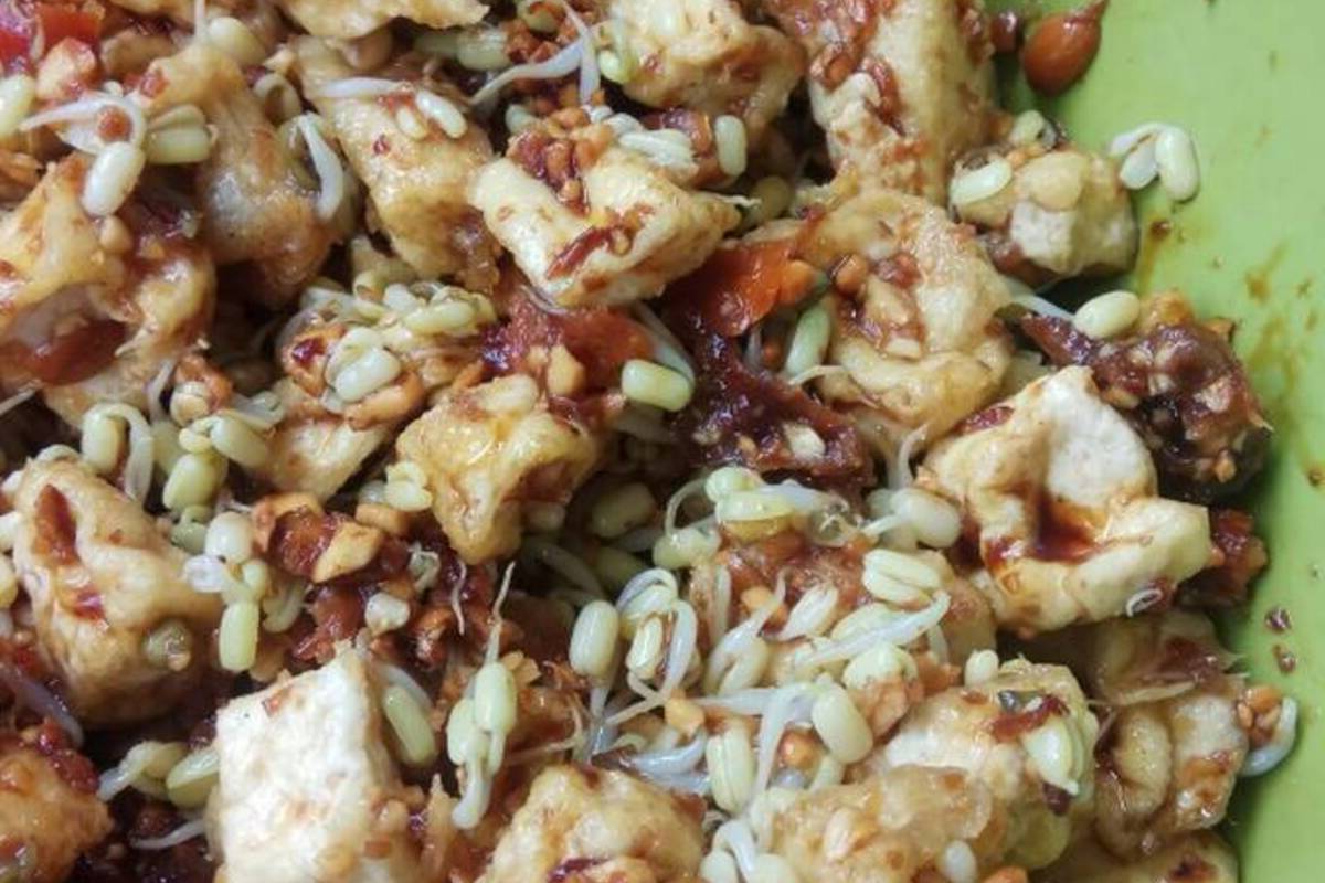 Soto & Tahu Masak Adipala: Rasa Rumah yang Menghangatkan Jiwa di Cilacap